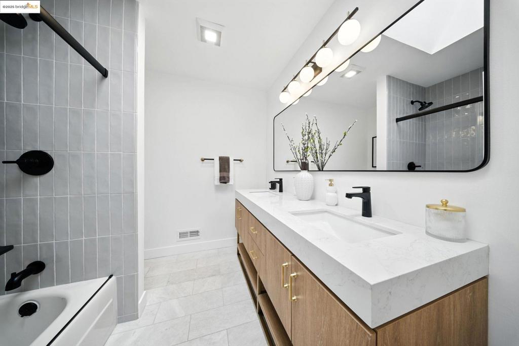 ALMADEN VALLEY - Residential