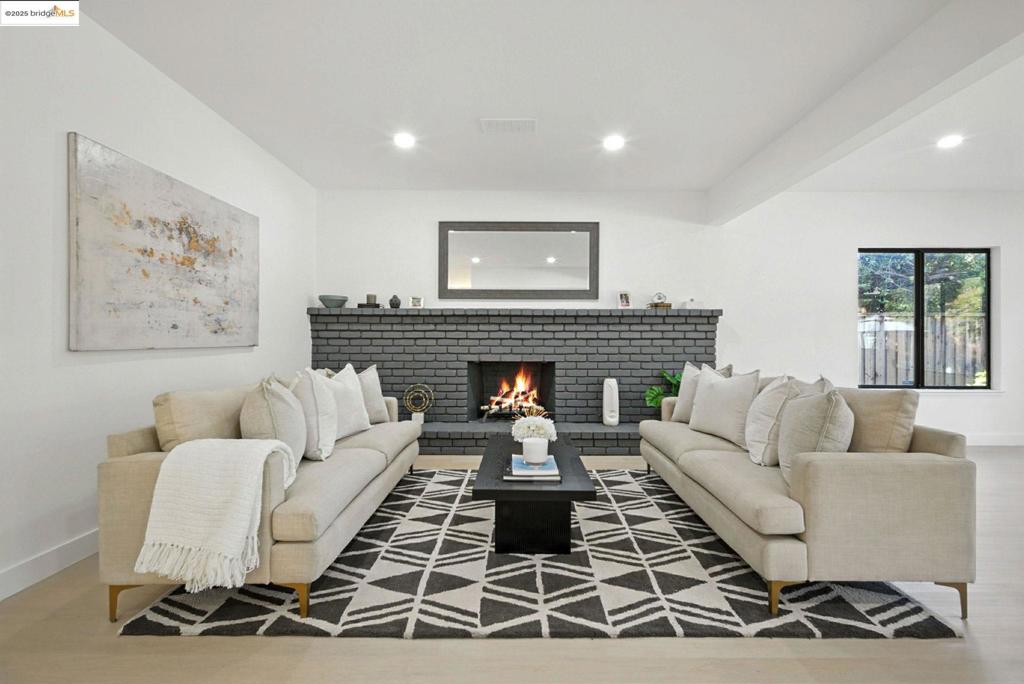ALMADEN VALLEY - Residential