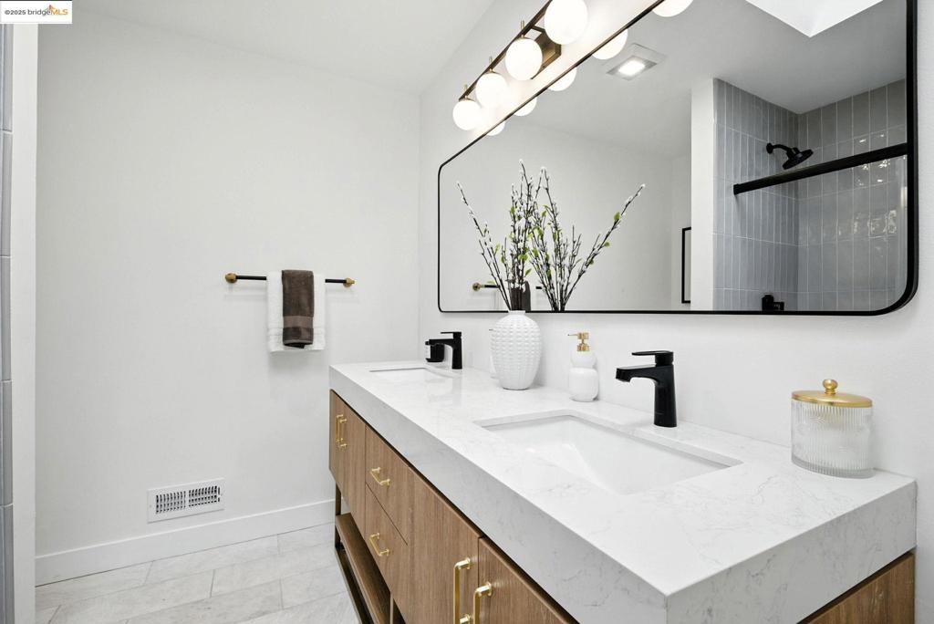 ALMADEN VALLEY - Residential