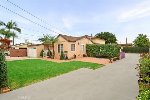 Photo of 20822 Roseton Avenue, Lakewood, CA 90715 (MLS # CV25072674)