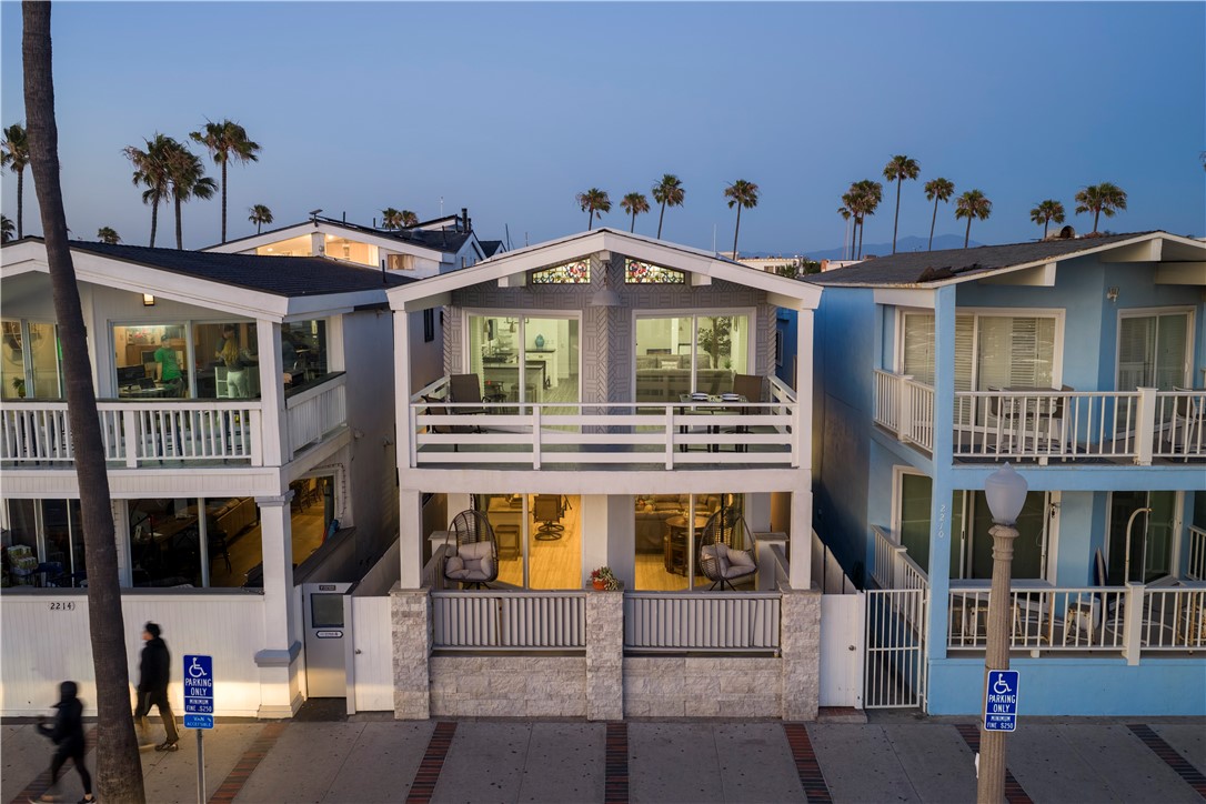 2212 W Oceanfront