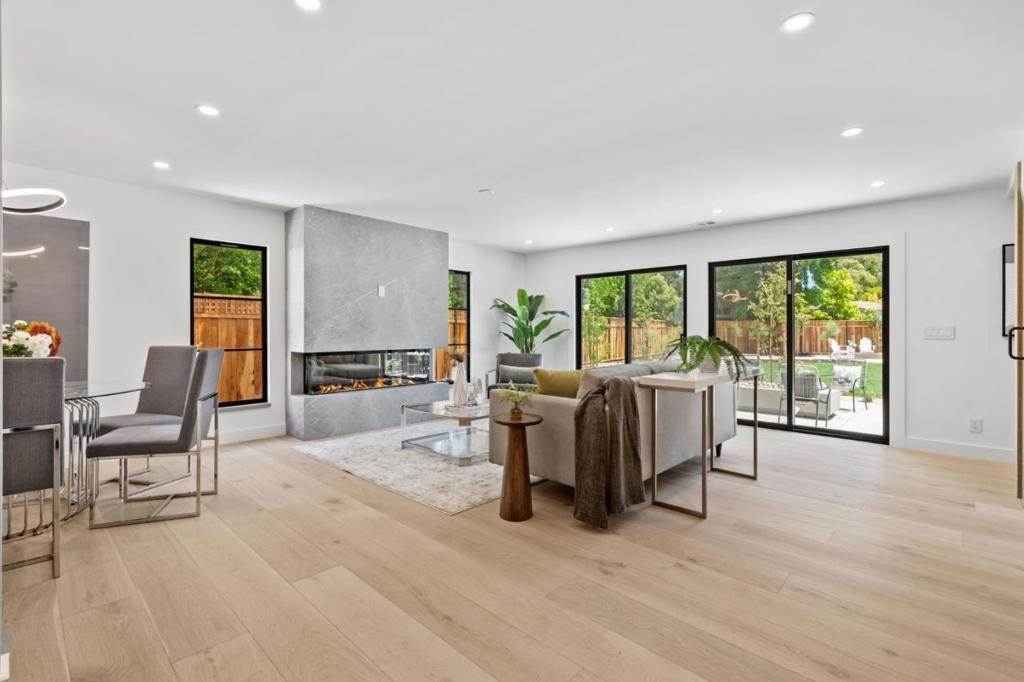 2330 Sierra Court