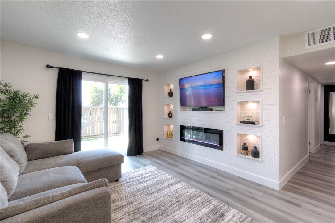 1309 W Mission Boulevard U-109