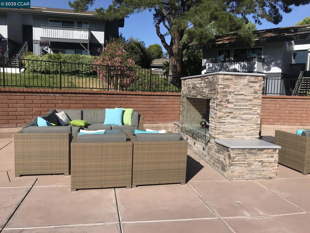 HEATHER FARMS - Residential