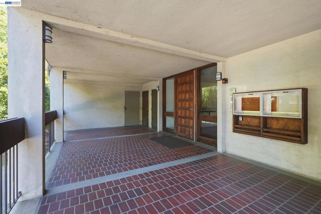 444 Merritt Ave 202