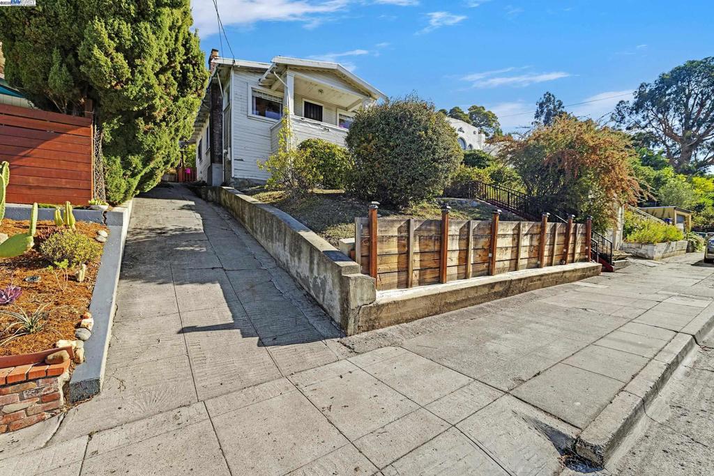 MILLSMONT AREA - Residential