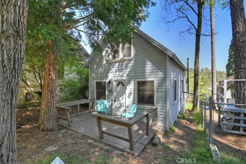 Photo of 22838 Waters Dr, Crestline, CA 92325 (MLS # IG26082291)