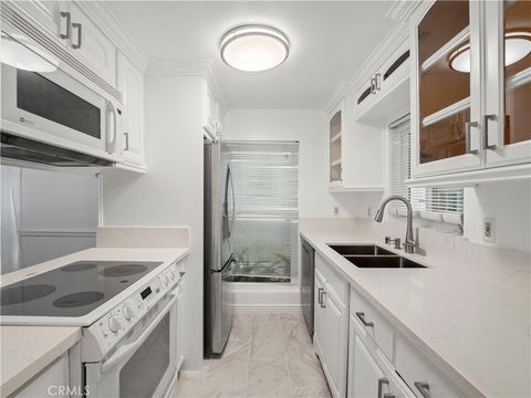 Photo of 18411 Hatteras Street #138, Tarzana, CA 91356 (MLS # SR26072361)