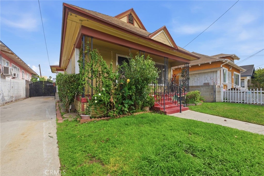 1720 Orchard Ave, Los Angeles CA 90006