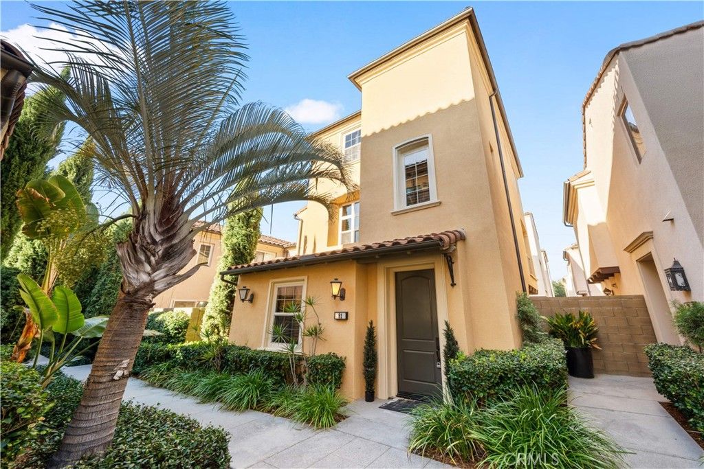 Photo of 81 Strawberry Grv Grv, Irvine, CA 92620 (MLS # OC26015322)