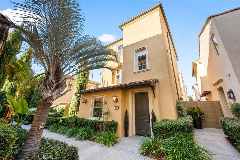 Photo of 81 Strawberry Grv Grv, Irvine, CA 92620 (MLS # OC26015322)