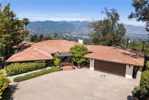 Photo of 3854 Hampstead Road, La Canada Flintridge, CA 91011 (MLS # PF26101168)