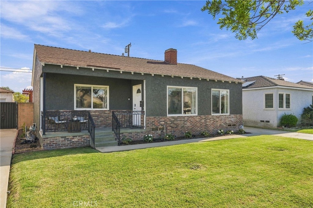 4904 W 123rd