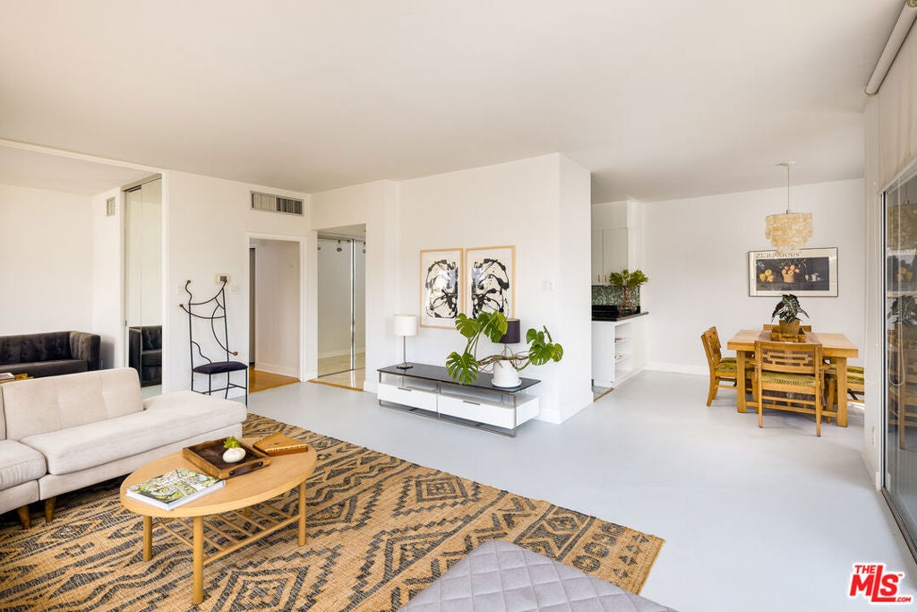 4411 Los Feliz Boulevard 307