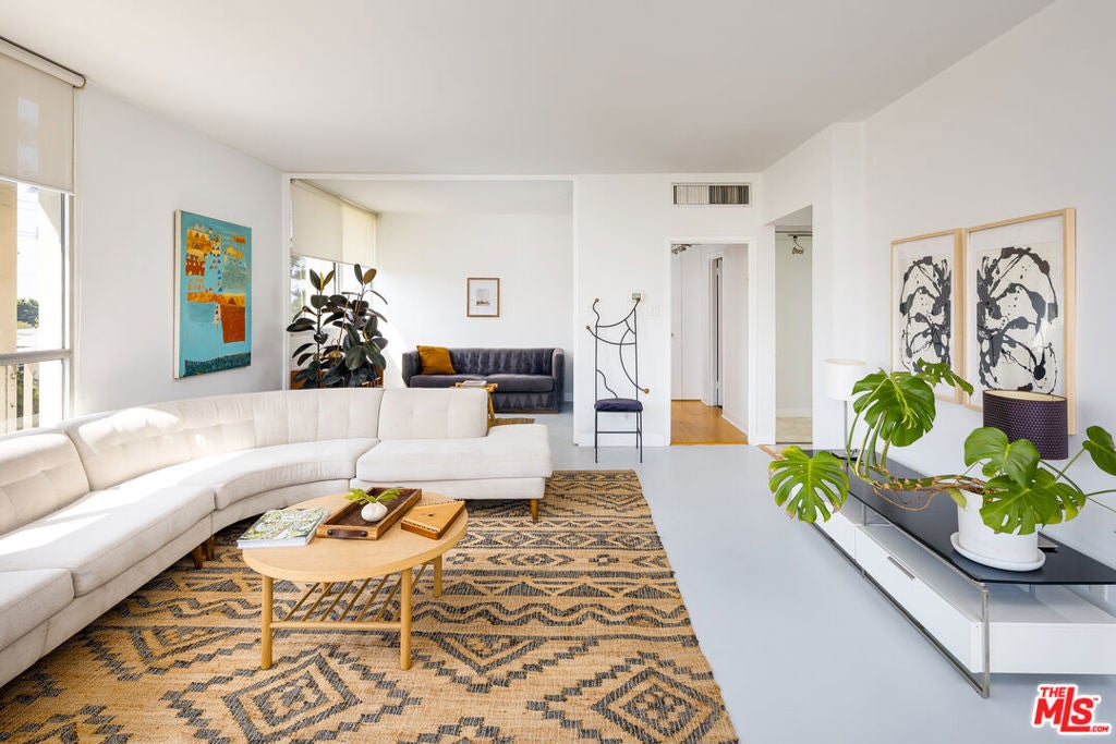 4411 Los Feliz Boulevard 307, Los Angeles CA 90027