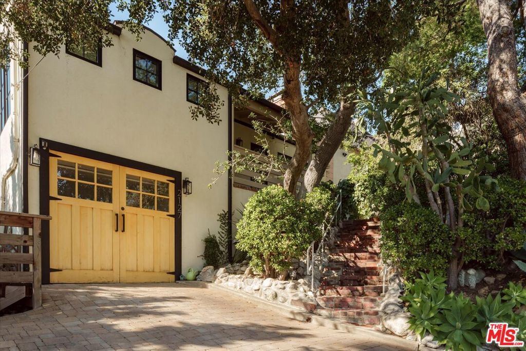 Photo of 2127 Princeton Avenue, Los Angeles, CA 90026 (MLS # 26663779)