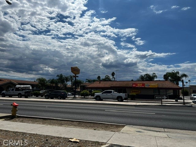 2700 W Florida
