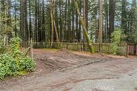 Photo of 203 Huckleberry Trail, Redwood City, CA 94062 (MLS # ML82033341)