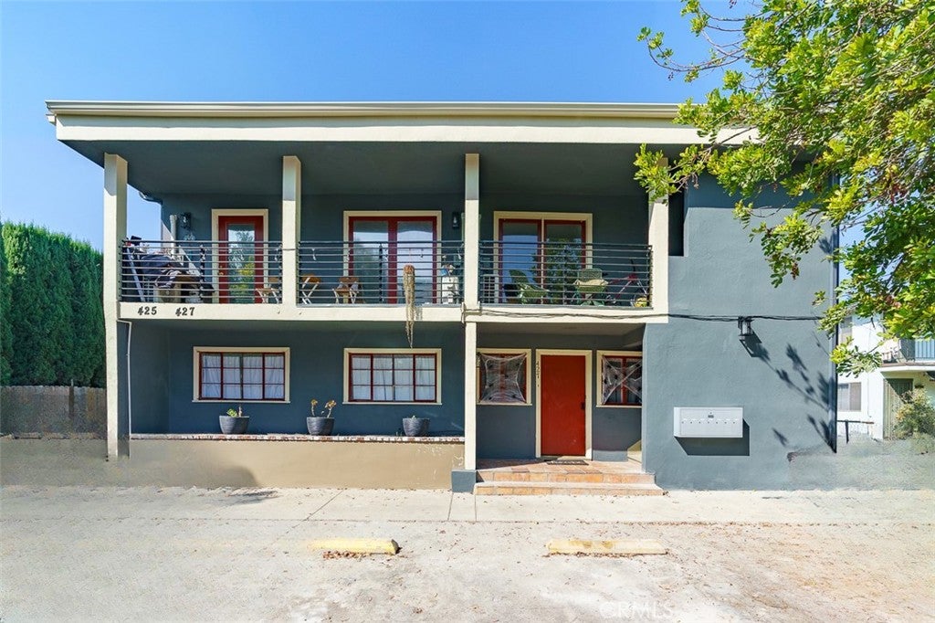 425 N Raymond Avenue