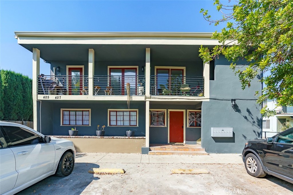 425 N Raymond Avenue
