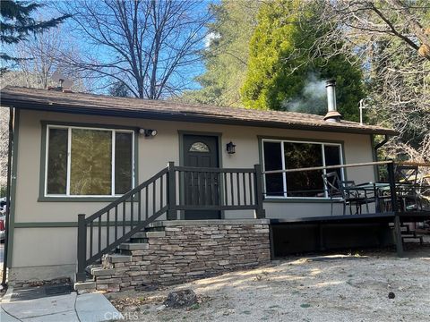 Photo of 6028 Lake Dr, Angelus Oaks, CA 92305 (MLS # IG26028281)