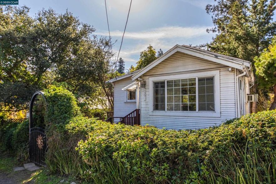 Calling all first-time home buyers! Cozy fixer on a wonderful lot going almost down to the creek. Welcome to a lovely community filled with artists in a quiet area yet close to everything. Finished basement with lots of space for storage and work area, tankless hot water, and a lush large yard with mature landscaping offering infinite possibilities. Open Sunday 2 to 4pm.