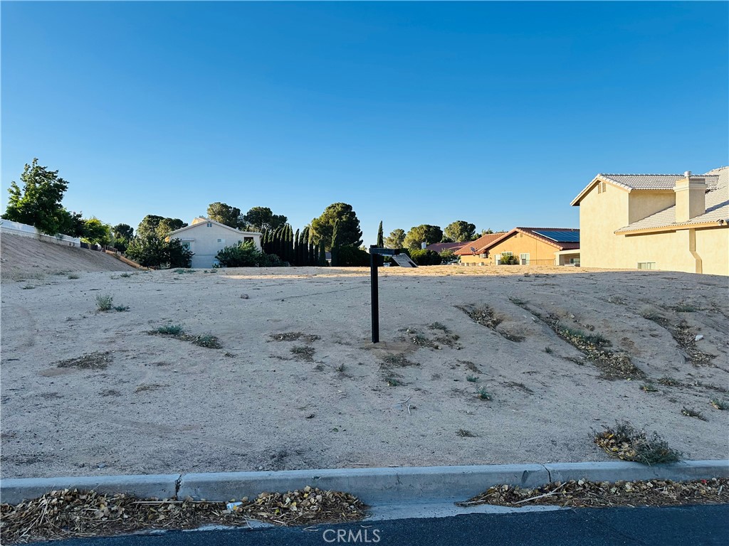 Build your dream home in the lake community of Helendale! This spacious 10,300 square feet lot is ready for you to build your custom home. Bring your boats, desert toys! This community offers: 27-golf course, private beach and lake access, pools, playground, spas, library, youth room, banquet hall, BBQ areas, community events and so much more!