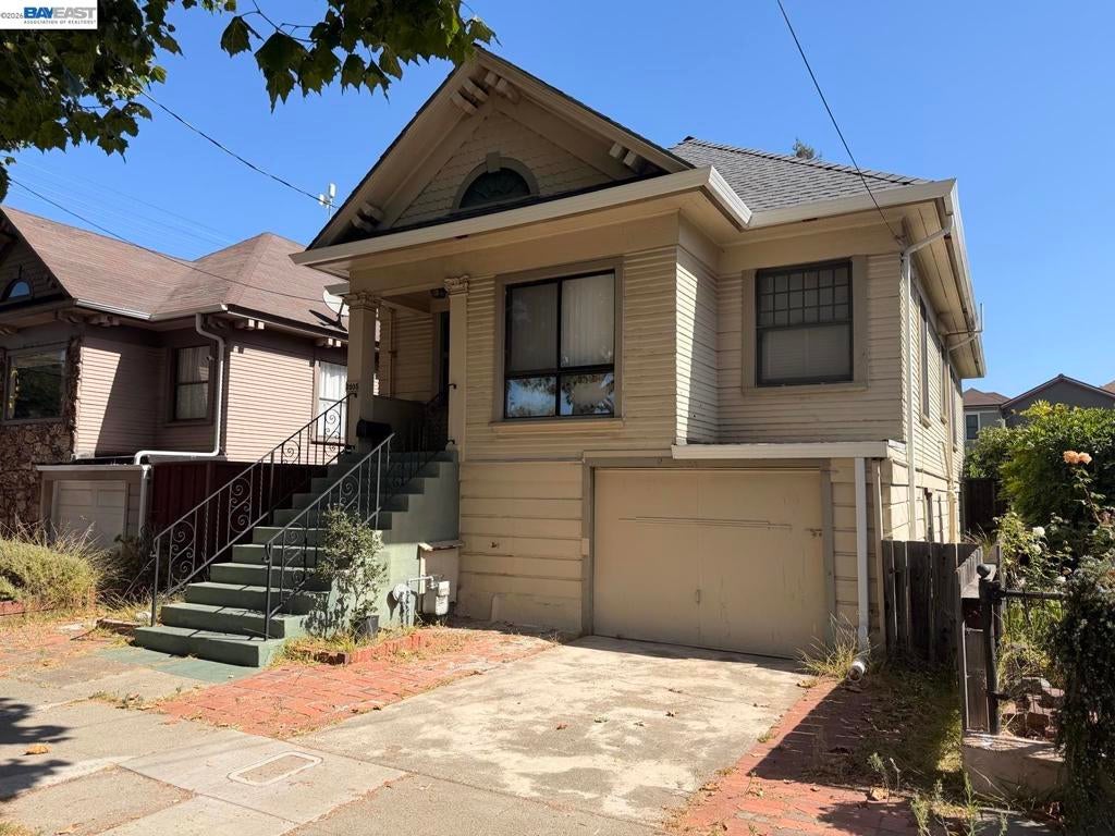 2105 Encinal Ave AVE, Alameda CA 94501