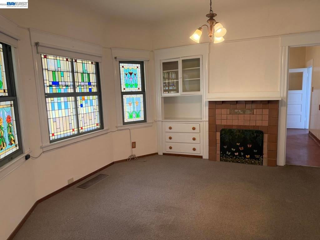2105 Encinal Ave