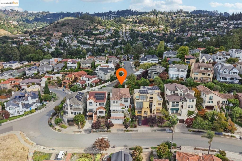 UPPER ROCKRIDGE - Residential