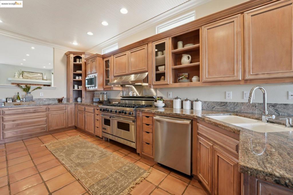 UPPER ROCKRIDGE - Residential