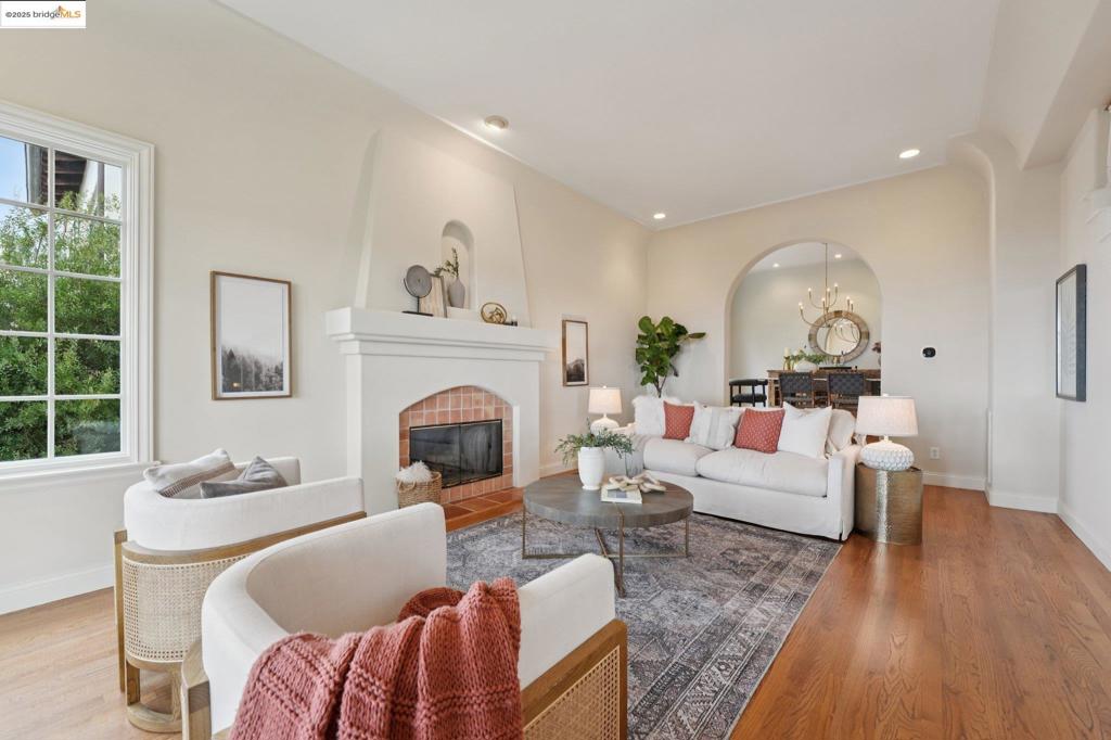 UPPER ROCKRIDGE - Residential