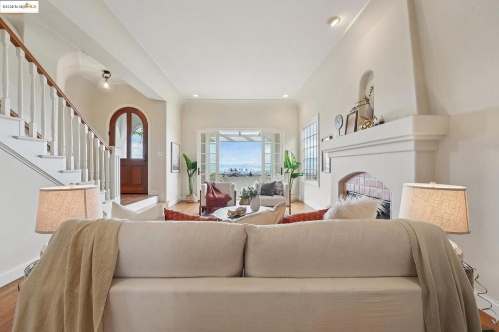 UPPER ROCKRIDGE - Residential
