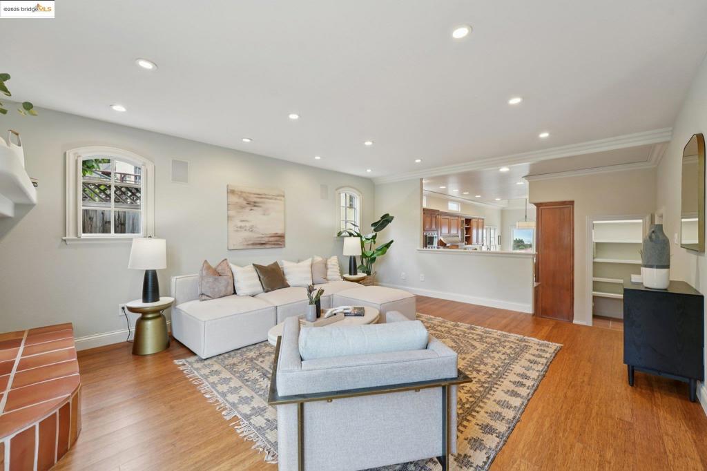 UPPER ROCKRIDGE - Residential