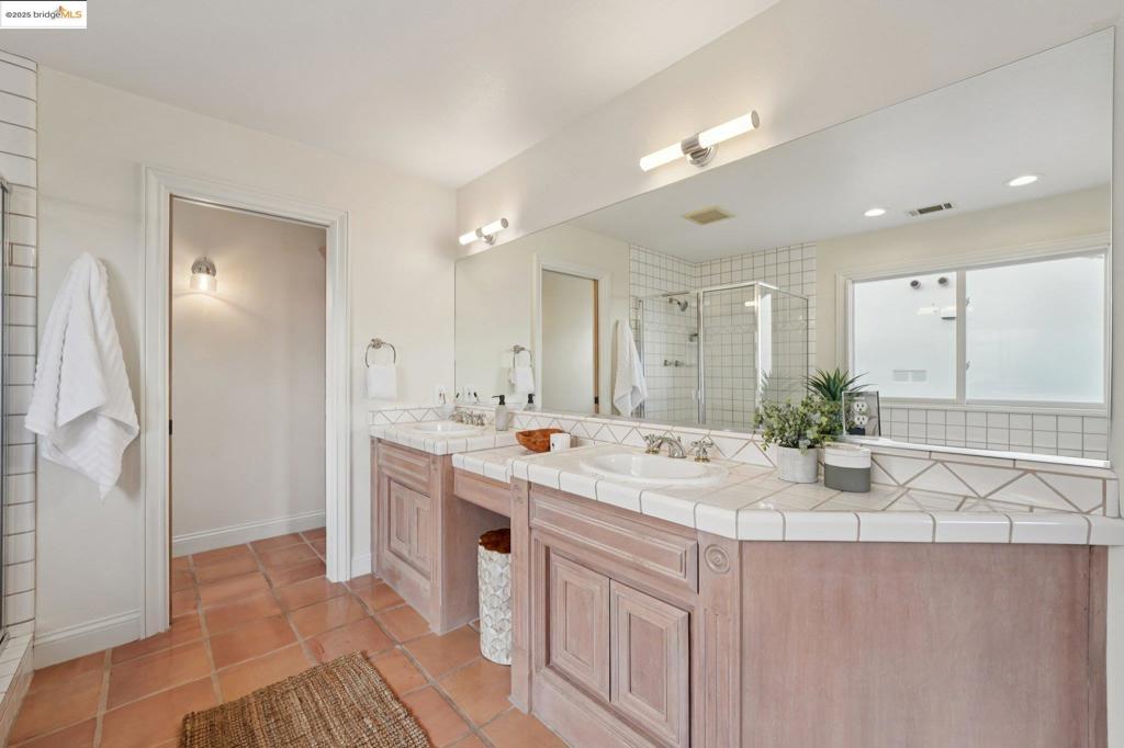 UPPER ROCKRIDGE - Residential