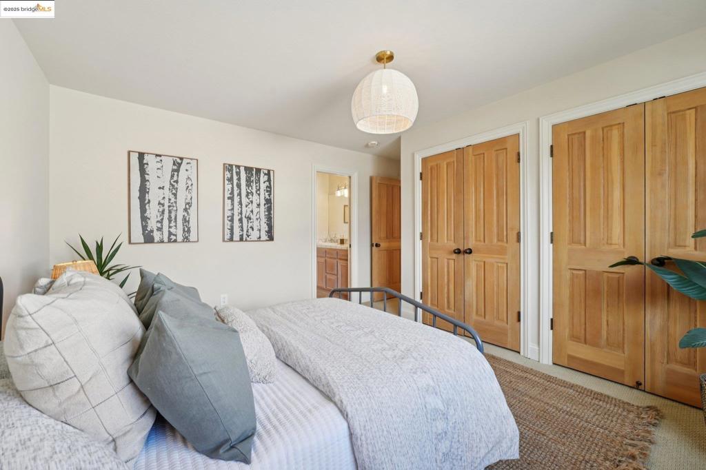 UPPER ROCKRIDGE - Residential