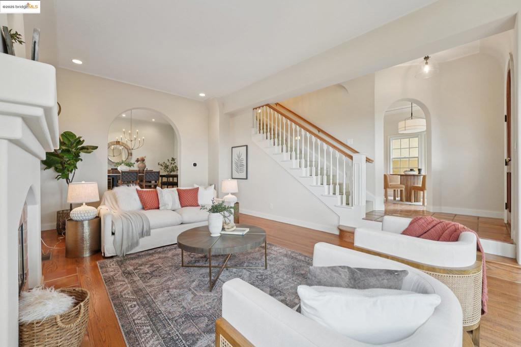 UPPER ROCKRIDGE - Residential