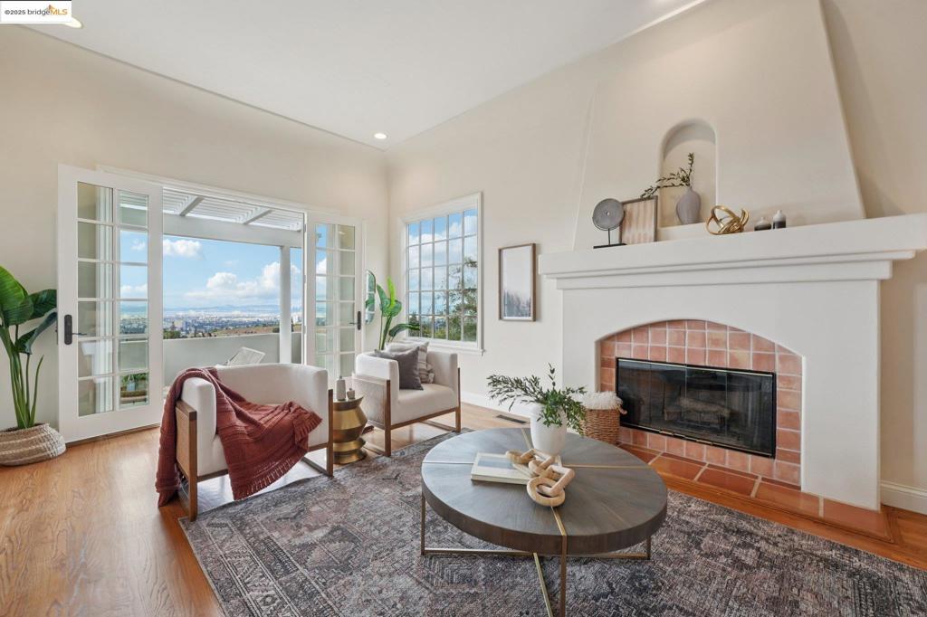 UPPER ROCKRIDGE - Residential