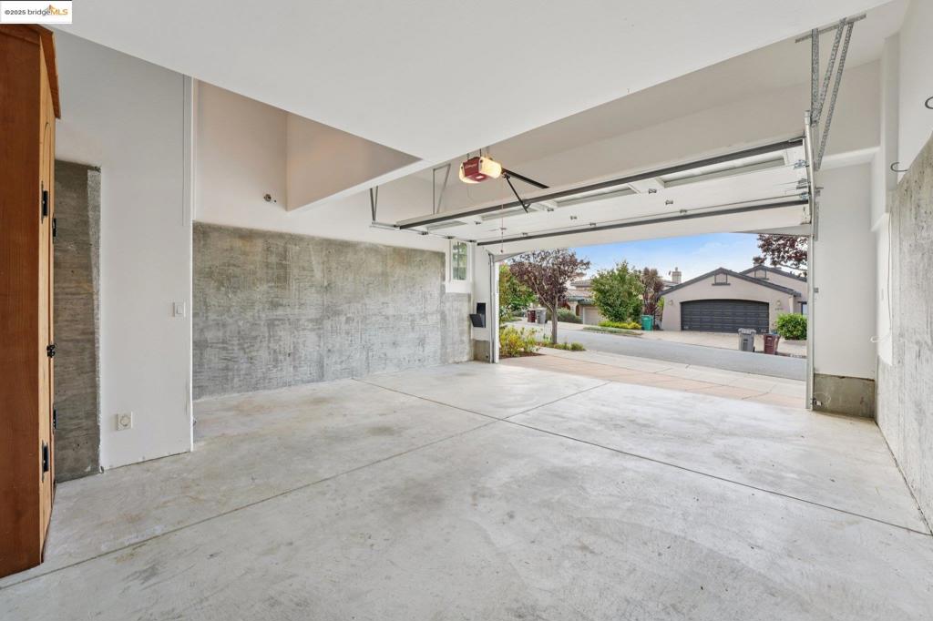 UPPER ROCKRIDGE - Residential