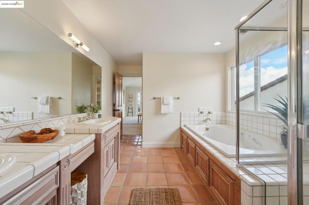 UPPER ROCKRIDGE - Residential