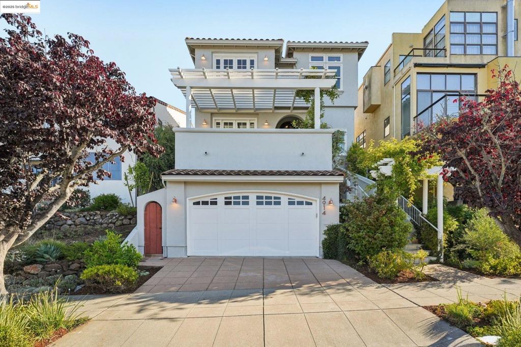 UPPER ROCKRIDGE - Residential