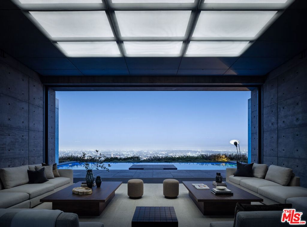 Photo of 410 Trousdale Place, Beverly Hills, CA 90210 (MLS # 25566107)