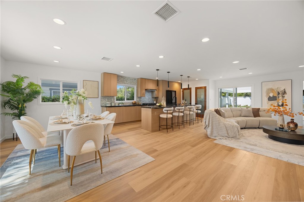 171 S Daisy Avenue