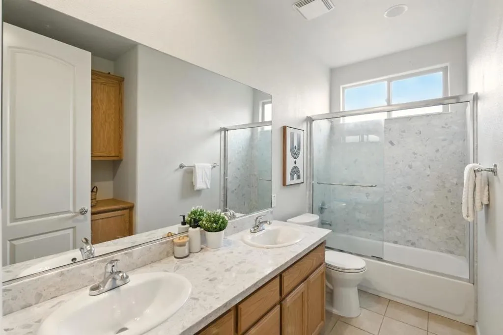 Hayward, California 94541, United States, 4 Bedrooms Bedrooms, ,3 BathroomsBathrooms,Residential,Active,151141