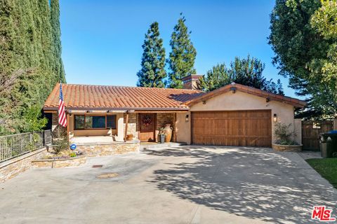 Photo of 4920 Llano Drive, Woodland Hills, CA 91364 (MLS # 26654157)