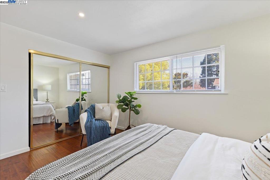 LAS POSITAS GDNS - Residential