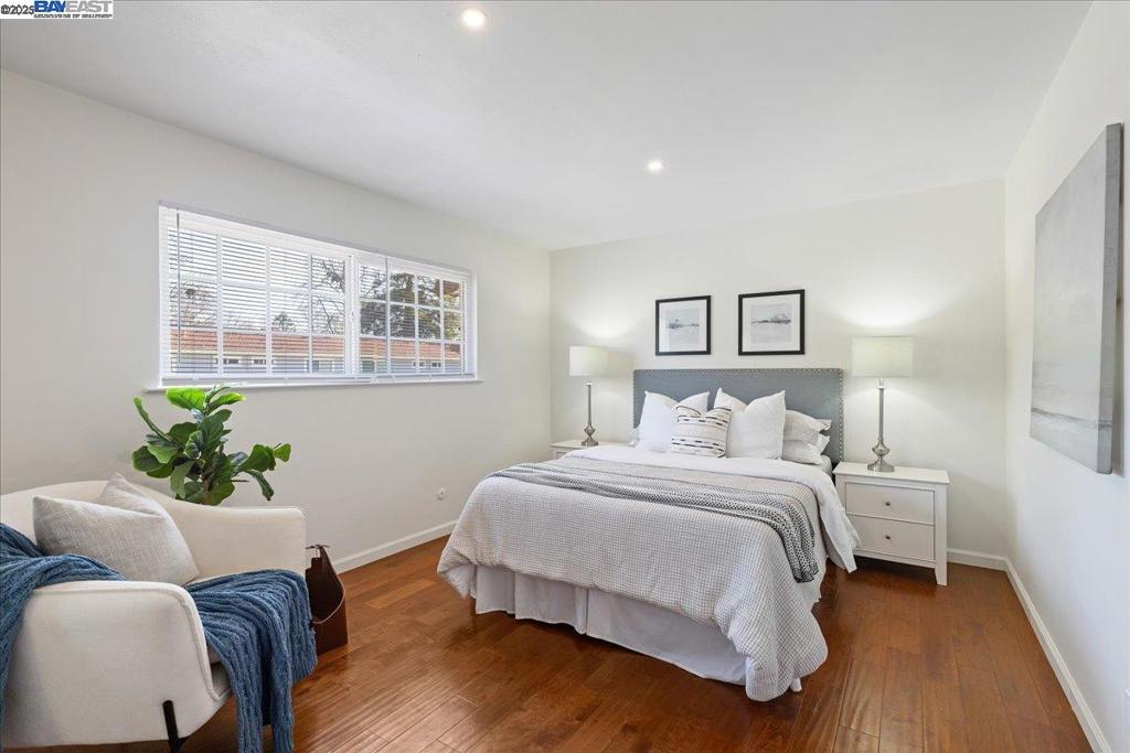 LAS POSITAS GDNS - Residential