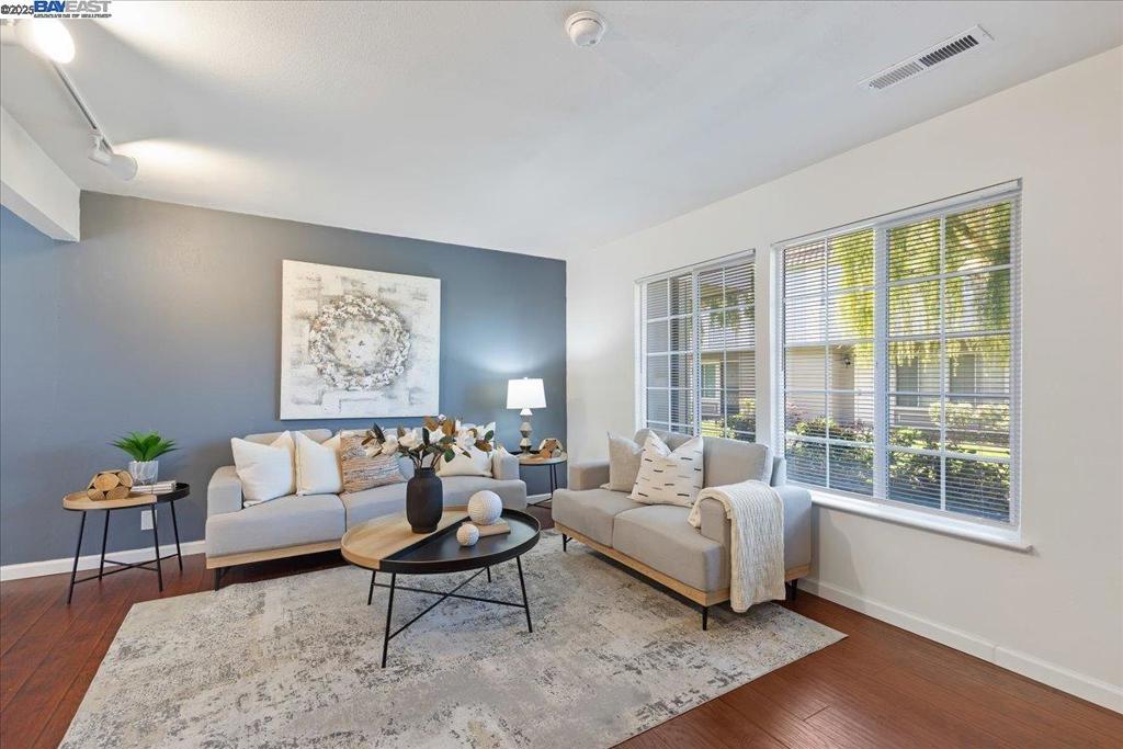 LAS POSITAS GDNS - Residential