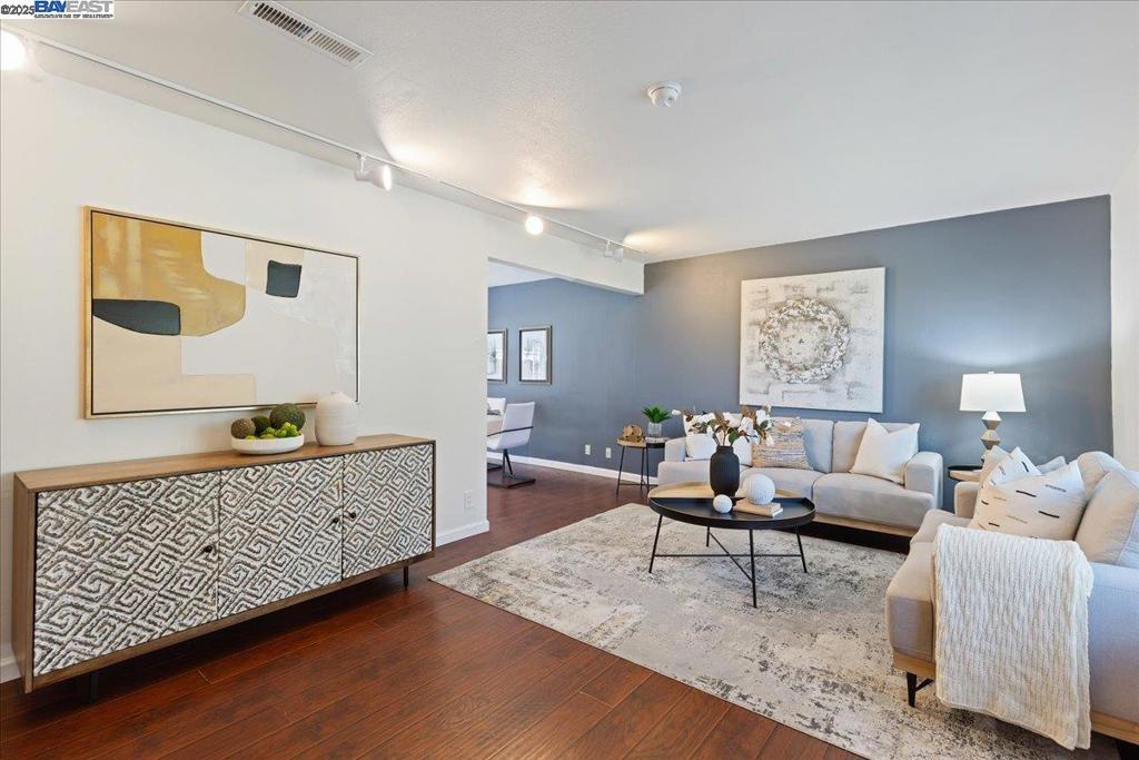 LAS POSITAS GDNS - Residential