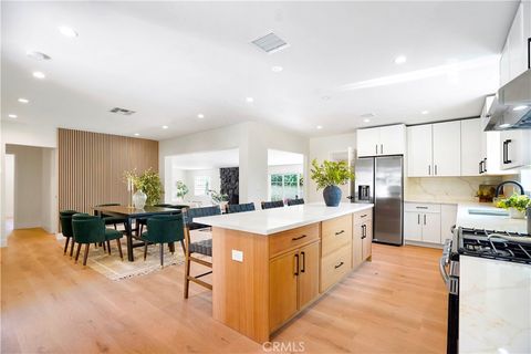 18324 Sylvan Street Tarzana CA 91335